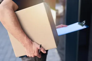 Czy wysyłka za pobraniem to najlepszy sposób na bezpieczny handel online?