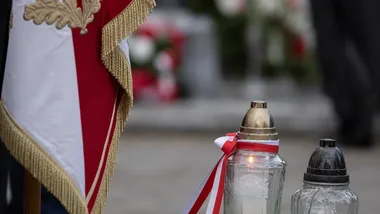 Marsz Sybiraków zabrzmiał na cmentarzu. Oddano hołd ofiarom sowieckiej agresji