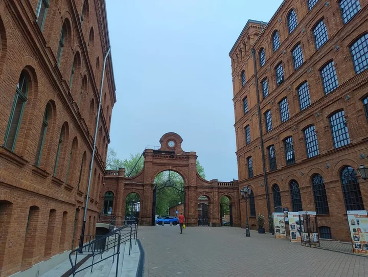 Grafika promocyjna wydarzenia ŁÓDŹ ZIEMIA OBIECANA — wycieczka z Jastrzębia-Zdroju, 14–15 maja 2026