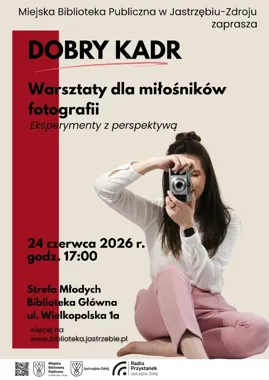 Fotografia z przymrużeniem oka - młodzież złapie Dobry kadr w bibliotece