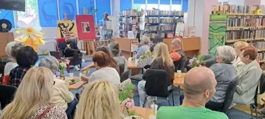 Książki, koce i letni luz - „Czytanie na trawie” wraca do Parku Zdrojowego
