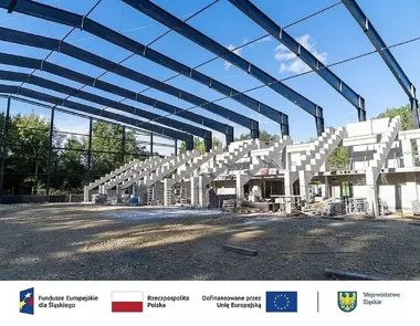 Modernizacja Jastora nabiera tempa. Trybuny są już w montażu