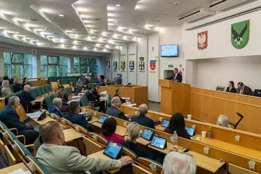 Transport bez podwyżek, podatek od nieruchomości wzrośnie o 2,7 proc.