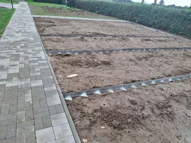 Stół do ping-ponga i biblioteka pod chmurką. Zmiany przy Świerklańskiej