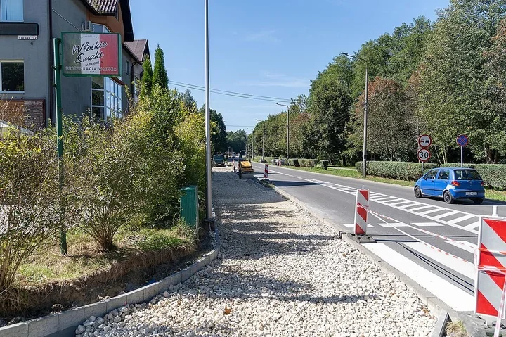 Nowa droga przy ulicy Północnej połączy pieszych i rowerzystów z węzłem przesiadkowym
