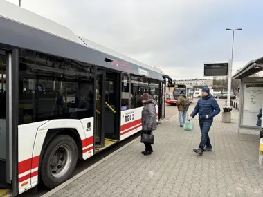 C11 wyjedzie wcześniej. Wieczorny kurs ruszy o pięć minut szybciej