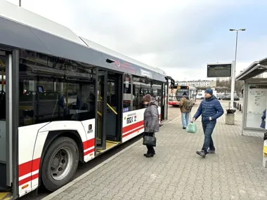 Autobusowy rozkład w Jastrzębiu-Zdroju przechodzi serię przesunięć