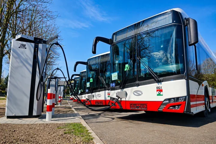 Jastrzębie-Zdrój odbiera elektryczne autobusy. Na trasy wyjedzie 14 nowych pojazdów