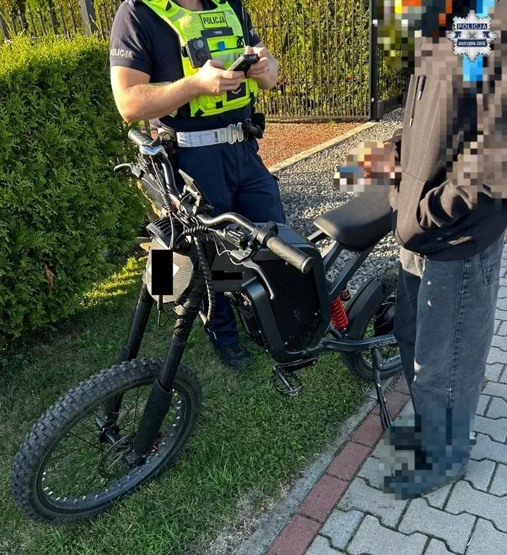 Miał być rower elektryczny - 14-latek jechał motocyklem bez uprawnień