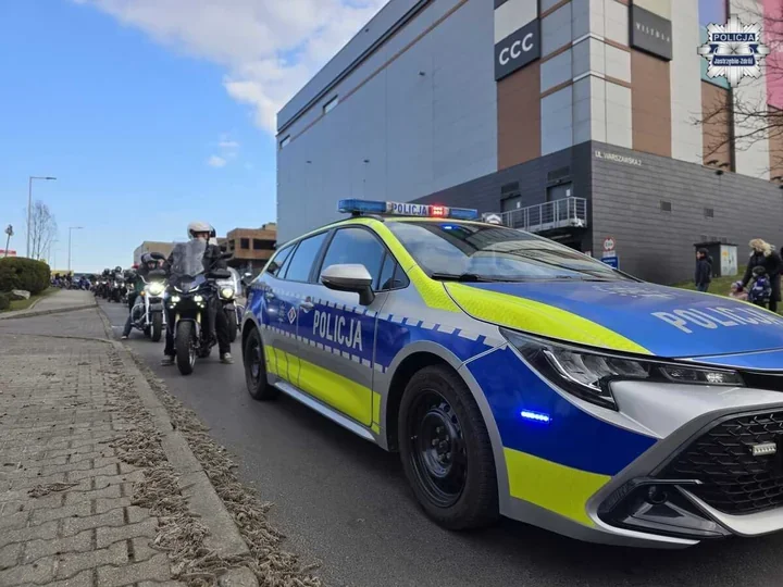 Policyjny orszak otworzył sezon motocyklowy w Jastrzębiu-Zdroju mimo chłodu