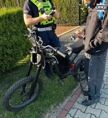 Miał być rower elektryczny - 14-latek jechał motocyklem bez uprawnień