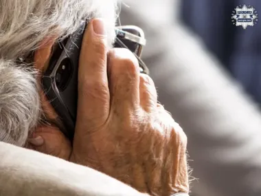 82-latka przekazała oszustom 40 tysięcy złotych. Zaczęło się od telefonu