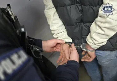 Syreny przerwały ucieczkę w Jastrzębiu-Zdroju - Fiat stracił koło