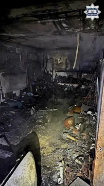 Policjanci weszli w gęsty dym i wyprowadzili 9-latkę z płonącego domu