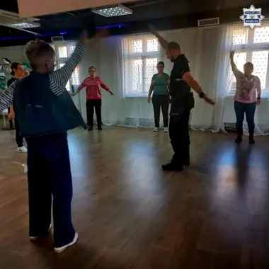 Seniorzy z Jastrzębia przeszli kurs samoobrony i naukę przeciw oszustom